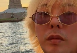 Bearded North Korea? U.S. Tourist?...Turns Out to Be 'World★' BIGBANG G-Dragon