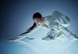 "Boicot": Jennie, a pesar de batir récords de ventas con Adidas... ¿por qué la reacción negativa del boicot? [Star Issue]