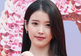 「君は一生変でもいい」IU、ユ・インナに送った完璧なラブソング [★FOCUS]