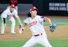 [Ảnh] 'Để mất home run hai điểm cho Kim Tae-yeon ở đầu hiệp 7' Moon Sung-won