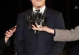 "Holding a bottle was true, but no threat": Seungri reveals full details of special assault case [Star Issue]