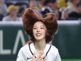 [한번에쓱]'나 뿔나게 하지마요!' WBC체코전 승요가 된 웬디