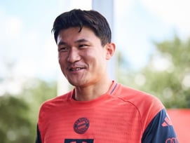 '풀타임' 김민재, '국대 후배' 옌스와 '코리안 더비' 판정승... 뮌헨, 묀헨글라트바흐에 4-1 완승 '선두 질주'