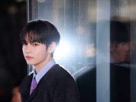 배구장 12개 크기! 방탄소년단 뷔 中 팬클럽 대규모 광화문 디지털 광고 컴백 응원