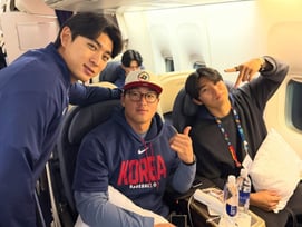 '돈 걱정에 이코노미 탔는데'→이젠 '전세기 특급대우', 17년 멈춘 韓 야구 시계가 다시 돈다