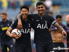 "손흥민 리더십 발끝도 못 미치네"... '수뇌부 저격' 로메로, 완장 던지고 이적 '초읽기' HERE WE GO 떴다