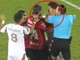 '마지막 월드컵 못 뛸뻔' 손흥민 발목 '악'→이례적 격분, '살인태클 당사자' 입장 표명 "받아들이기 힘들었던 순간..."