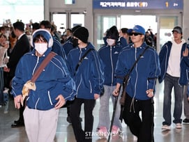 RM 목발 짚고 등장..BTS, 광화문 공연 12시간만 뉴욕 출국[스타이슈]