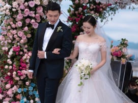 동화 같은 결혼식..손예진♥현빈, 결혼 4주년 자축 "사랑과 우정 그 사이"