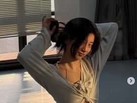 생얼에 머리 질끈..너무 예쁜 발레 수지