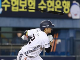 '박준순 4안타 폭발' 두산, '매진-매진-매진' 만원관중 앞 한화 잡고 4연패 탈출 [잠실 현장리뷰]