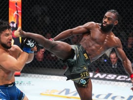 '前 UFC 밴텀급 챔피언' 스털링, 페더급까지 정복 나선다... 랭킹 7위 잘랄과 맞대결