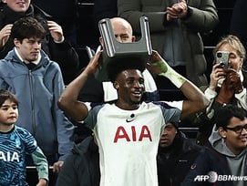 '손흥민 이후 그나마 좀 했는데' 쿠두스마저 부상 이탈 "월드컵 출전도 어렵다"... 강등 위기 토트넘 '초대형 악재'