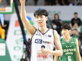 '송교창 20점 폭발' KCC, DB에 진땀승! 6강 PO 원정 1차전서 기선제압 성공→91.1% 확률 잡아냈다