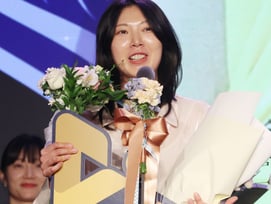 [포토] 베스트7 양효진 '연경언니와 약속 지켰다'