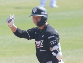 "찬스에서 빼면 오히려 서운해 해" 19세 고졸 신인, 이강철 믿음에 득점권 타율 4할로 보답했다