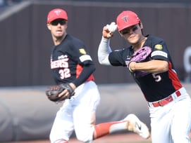 "데일 3루 갈 수 있다" 마침내 유격수 김도영 시나리오 나왔다! 사령탑도 필요성 인정... 단, 조건이 있다