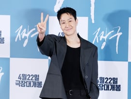 "롯데는 가족이죠" 부산은 왜 자이언츠에 열광하나.. '토박이 배우가 직접 밝혔다'