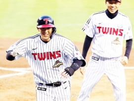 '단독 2위' LG, 오늘(24일) 두산과 첫 잠실 라이벌전 '선발 라인업 발표'  [잠실 현장]