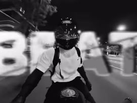 정국 바이크 질주 영상,메시 월드컵 우승·테일러 스위프트 약혼 이어 인스타 역사 통틀어 3위 [K-EYES]