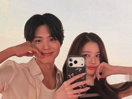 장원영, 박보검과 투샷 공개..완벽 비주얼 커플