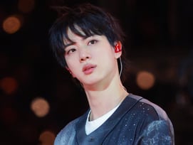 "JIN은 우리의 최애" 방탄소년단 진 향한 미식축구팀 탬파베이 버커니어스의 '샤라웃'