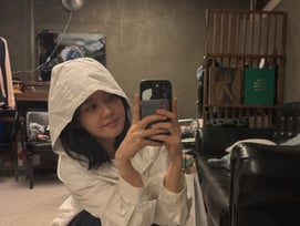 장나라, 연예계 최강 동안의 데이트 룩..모자 푹 눌러쓰고 길거리 활보