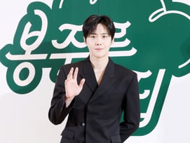김선호, '탈세 의혹' 후 첫 공식석상 "'봉주르빵집' 통해 어르신들께 힐링 드리고 받았다"