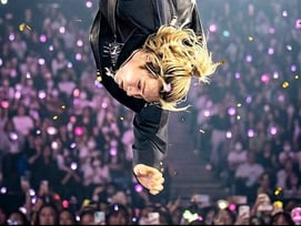 소녀여, 울지 말아요! 방탄소년단 지민, 아크로바틱 환상 퍼포먼스..멕시코 '열광'