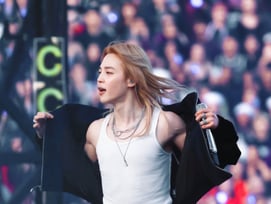 '브랜드평판 1위' 방탄소년단 지민, 스탠퍼드 달군 금발 전사