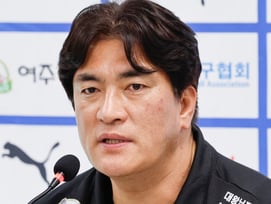 "국내 선수들만 뛰는 라운드 있어야" 여자배구 사령탑 '파격 제안', 왜?
