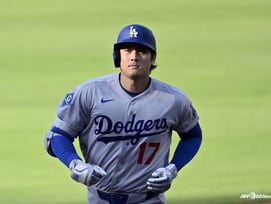 '야구의 신' 오타니, 126년 MLB 새 역사 썼다! 정규리그 최초 선발투수→선두타자 홈런 작렬