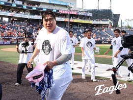 '수술만 4회-美서 11년 보냈는데' 류현진 한미 통산 200승 대업... '韓 새 역사'까지 단 10승 남았다