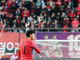 [오피셜] '평가전서 13번' 손흥민, 상징의 7번 달고 월드컵 뛴다... '이강인은 19번' 등번호 확정