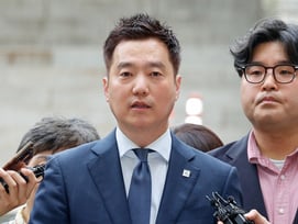 '김수현 명예훼손 혐의' 결국..김세의, 구속 상태로 검찰 송치