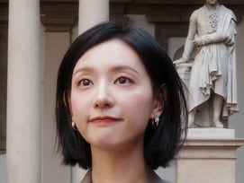 파격 단발 근황..김지원, 긴머리 싹둑 잘랐다