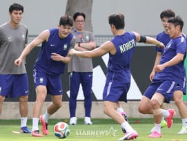 [포토] 김민재 '밀리면 끝장'