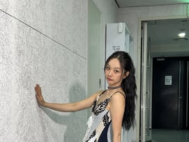 혜리 "너무 행복했다"..어깨끈 사고도 웃음으로 넘긴 팬미팅