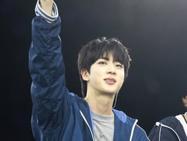 방탄소년단 진, 팬들과 유쾌한 소통 릴레이..진정한 '팬사랑꾼'