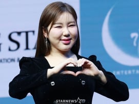 송가인, 신곡 발매 앞두고 직접 키운 '질경이' 공개.."땅 믿고 자라"