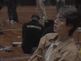 안경 쓴 '근본적인 아름다움'..방탄소년단 진, 女心 저격