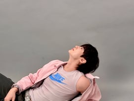변우석, 얼굴은 소년인데 몸은 상남자..재킷 뚫고 나온 성난 팔뚝