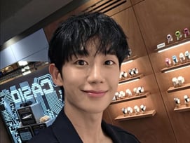 정해인, 조각 비주얼의 정석..훈훈한 미소에 '심쿵'