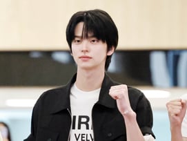 투어스 신유 '오늘도 파이팅!'[★포토]