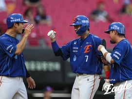 '또 올러 사냥' 심우준 4타점쇼, 한화 4연패 탈출-6위 복귀... '7이닝 1실점' 화이트 시즌 6승 [광주 현장리뷰]