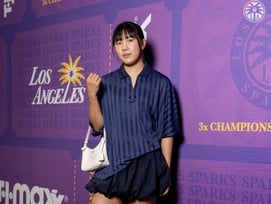 '4쿼터에만 19점 차→1점 차' LA 스파크스 대추격전... 박지현 짧은 5분에도 '3점슛 어시스트'