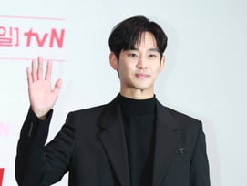 김수현, 논란 후 첫 공식 일정 확정..인도네시아 RCTI 37주년 특집 출연
