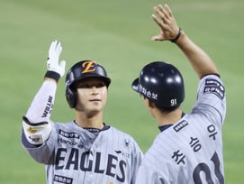 9회말 2사에 3-3 동점→노시환 안타+폭투+허인서 역전타' 한화, 연장서 4-3 진땀승... '두산 5연승 저지' [잠실 현장리뷰]