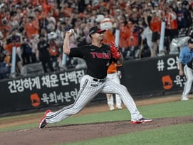 '또 8-0' 이번엔 안 무너졌다! LG, 9-0 역전패 악몽 씻고 한화 12-3 완파... KIA 제치고 3위 탈환 [대전 현장리뷰]