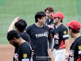 [한번에쓱]'아...믿기 어렵다' 끝내기 만루홈런에 허탈한 양현종